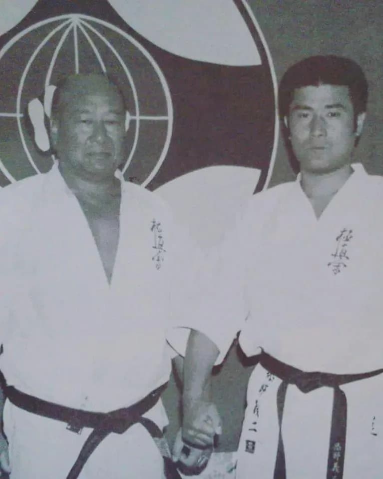 Bersama Mas Oyama di bawah lambang Kyokushinkai